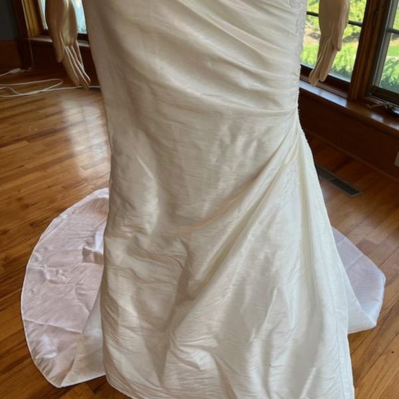 *Maggie Sottero Ivory Taffeta Strapless Fit Flare Bridal Gown Wedding Dress Sz 4 - Picture 14 of 15